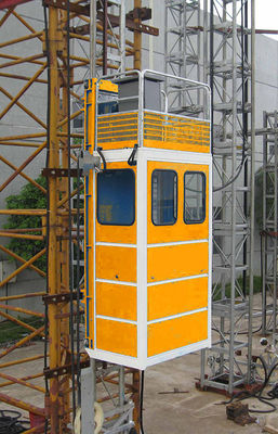 Portable Construction Material Hoists / Passenger Hoist Green Yellow Or Customized