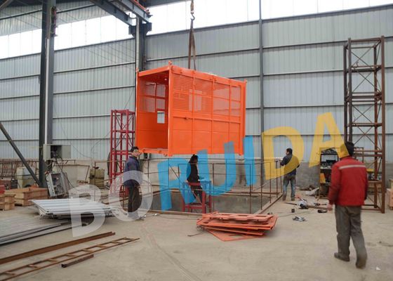 Custom Twin Cage SC200 Goods Construction material Lifting Hoist 0 - 60 m / min SC270/270
